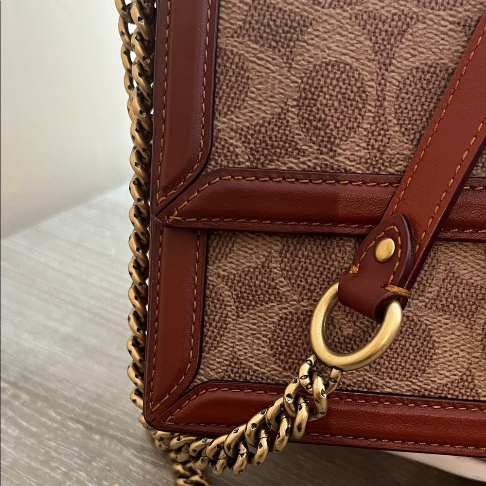 Coach Hutton Brown and Tan shoulder bag - Picture 4 of 16